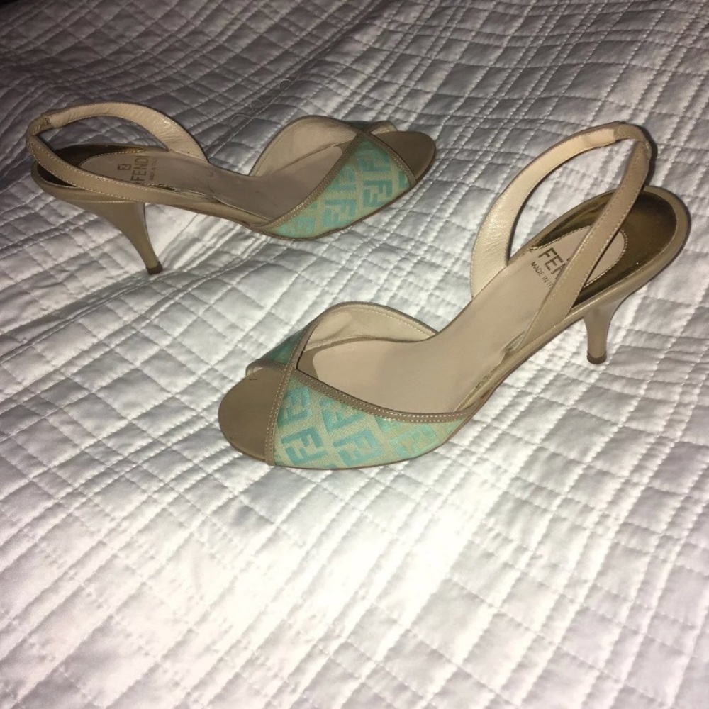 FENDI  Size 35 1/2